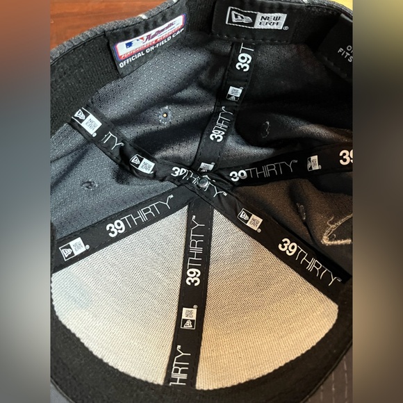 Boston Red Sox New Era 2018 World Series Champions Locker Room 39THIRTY OSFM Hat - Picture 13 of 14